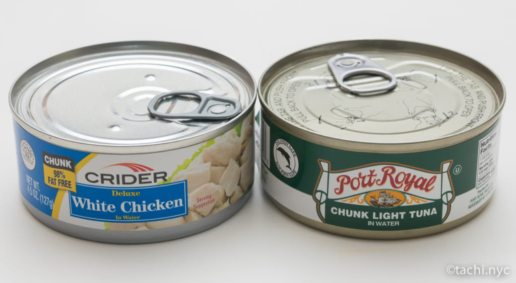 チキン缶（左）ツナ缶（右）
