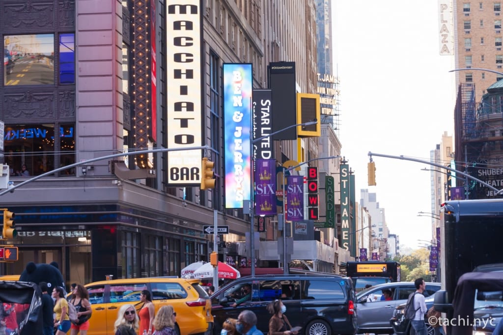 ニューヨーク市マンハッタン　ミュージカル劇場街　2021年10月