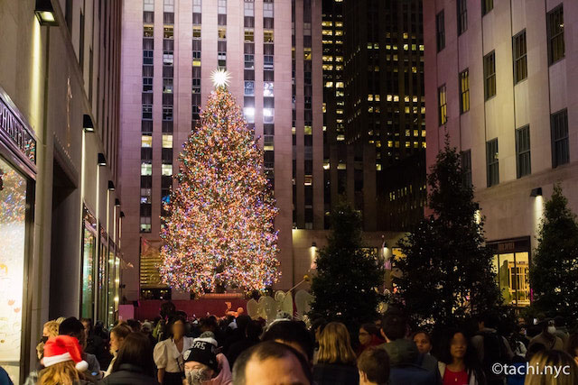 ニューヨークロックフェラーセンター　クリスマスツリー　2021年12月2日