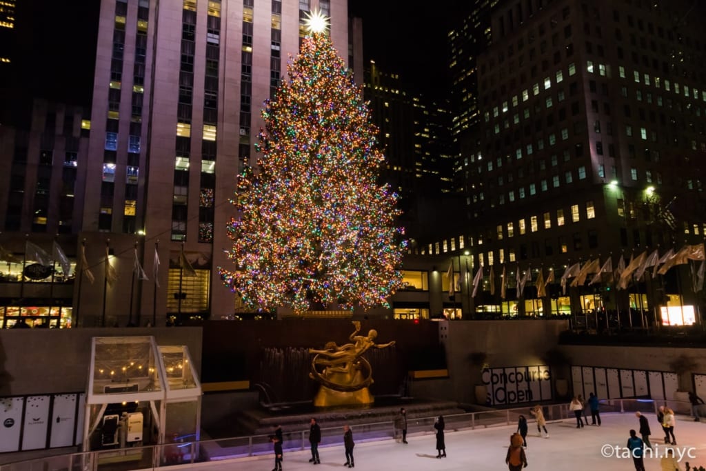ニューヨークロックフェラーセンター　クリスマスツリーとスケートリンク　2021年12月2日