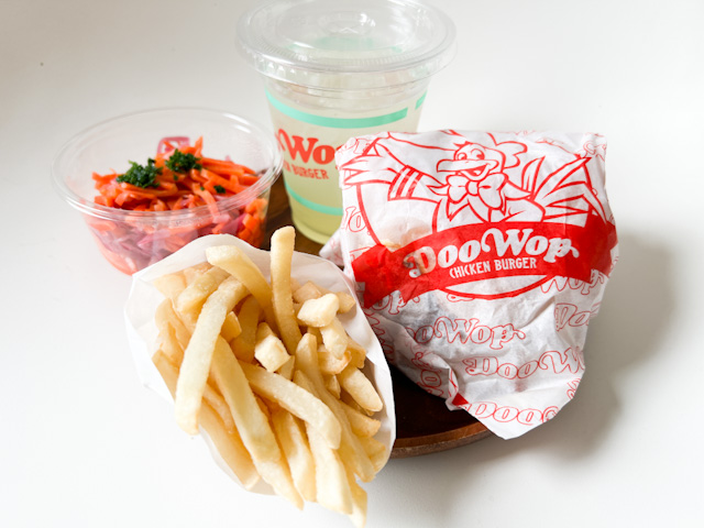 DooWop Chicken Burger「選べるサラダ＆選べるチキンバーガークラシックセット」